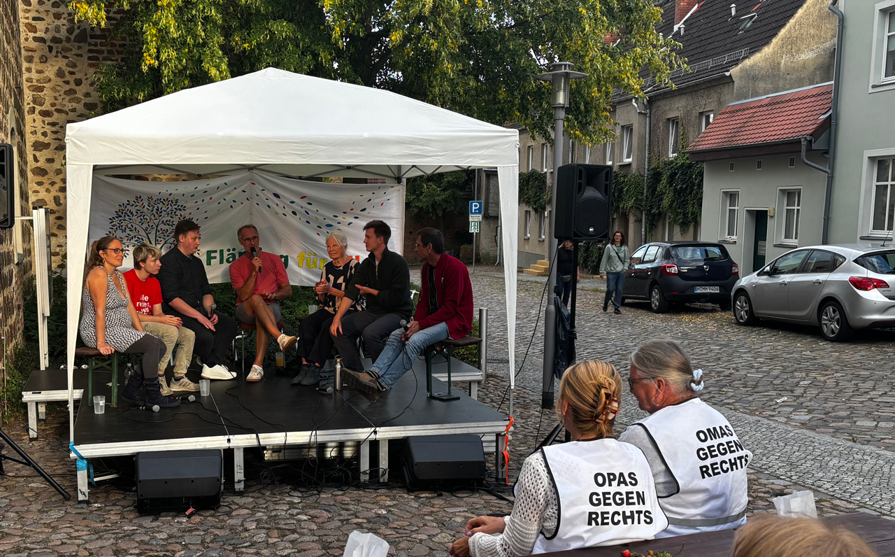 Altstadtsommer 2025 in Bad Belzig - Polittalks und politisches Lied